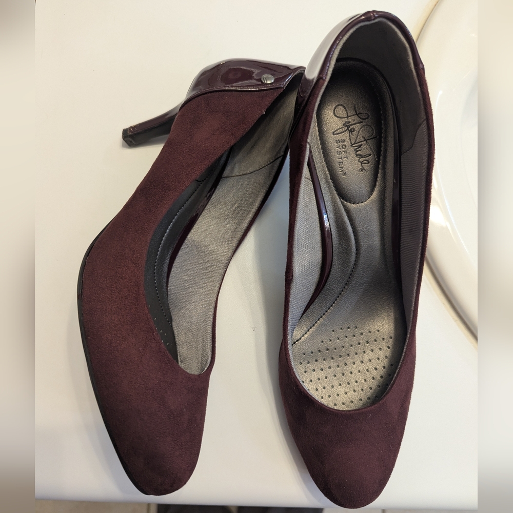 Burgundy/Wine Red Pump